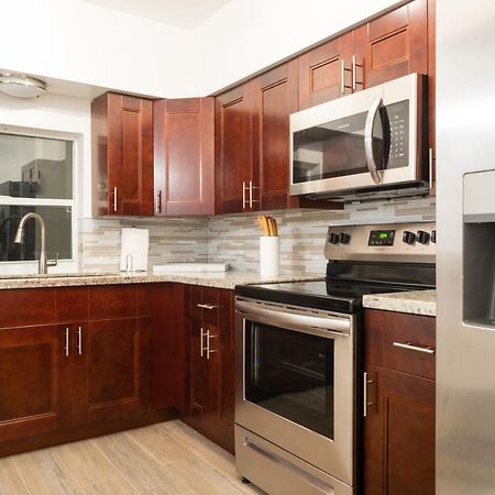 New Star Suite Two North Miami Beach Esterno foto